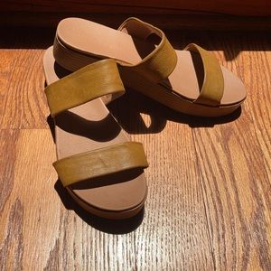 Platform leather sandals